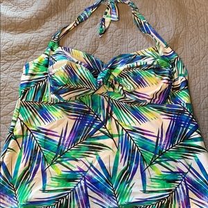 Women’s tankini swimsuit